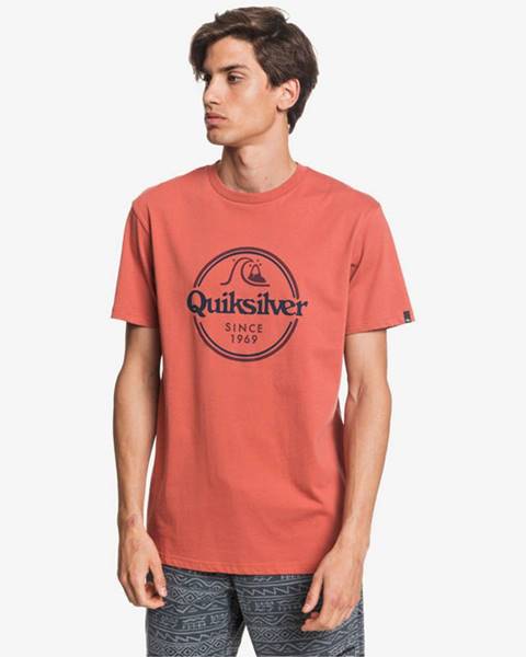 Červené tričko quiksilver