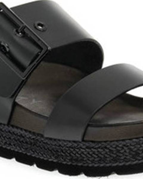 Černé sandály Vienty