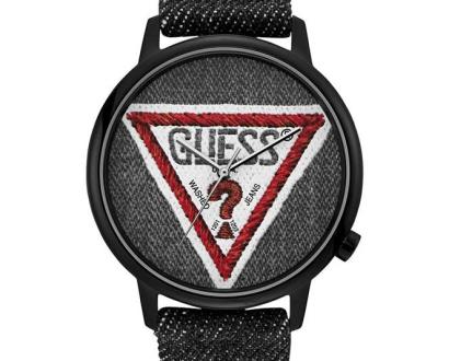 Černé hodinky Guess