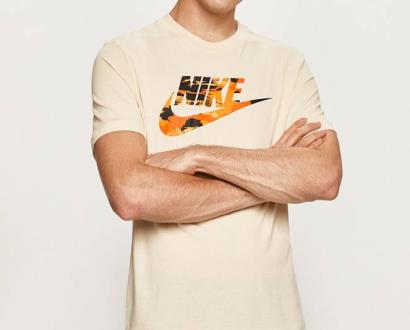 Béžové tričko Nike Sportswear