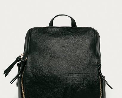 Černý batoh NOBO
