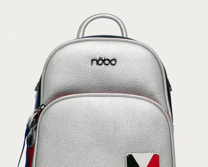 Stříbrný batoh NOBO