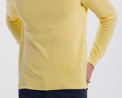 Žlutý svetr gant