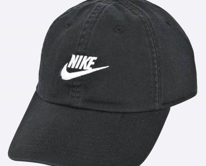 Černá čepice Nike Sportswear
